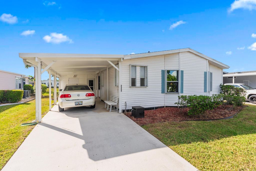 Photo of 3329 Ironwood Avenue, Port Saint Lucie, FL 34952 (MLS # R10935443)