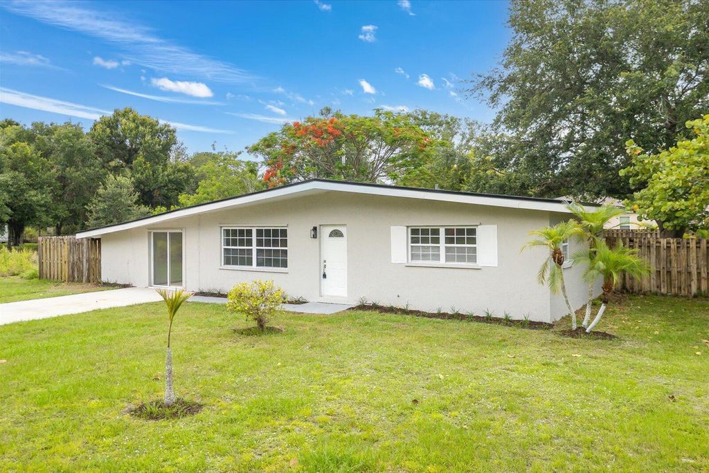 Photo of 7802 Miramar Avenue, Fort Pierce, FL 34951 (MLS # R11094305)