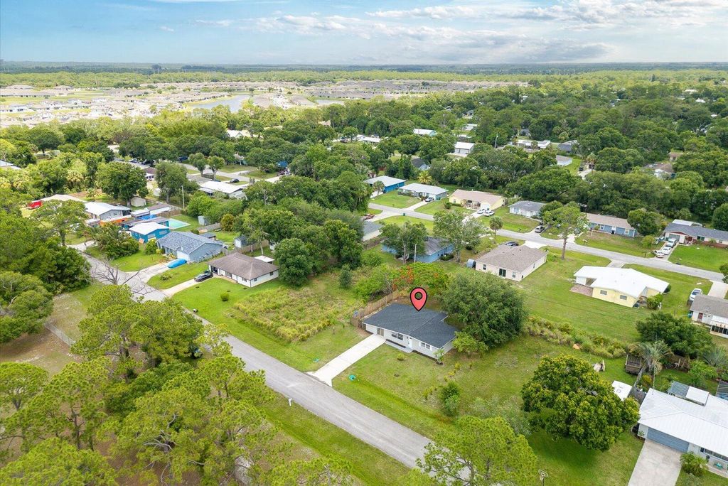 Photo of 7802 Miramar Avenue, Fort Pierce, FL 34951 (MLS # R11094305)