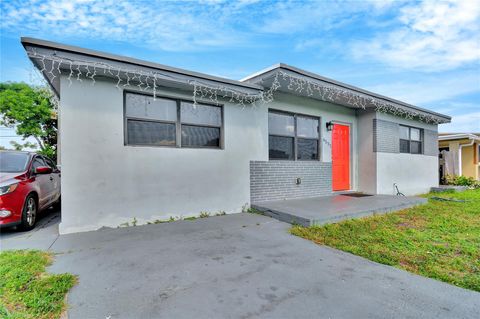 Photo of 6533 SW 22nd St, Miramar, FL 33023 (MLS # F10531925) Photo of 6533 SW 22nd St, Miramar, FL 33023 (MLS # F10531925)