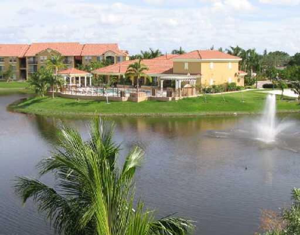 Photo of 709 Villa Circle, Boynton Beach, FL 33435 (MLS # R10938063)