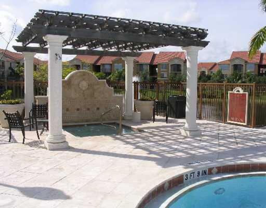 Photo of 709 Villa Circle, Boynton Beach, FL 33435 (MLS # R10938063)