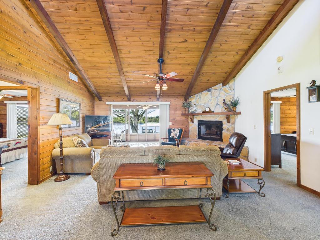 RIVER OAK ACRES - Residential