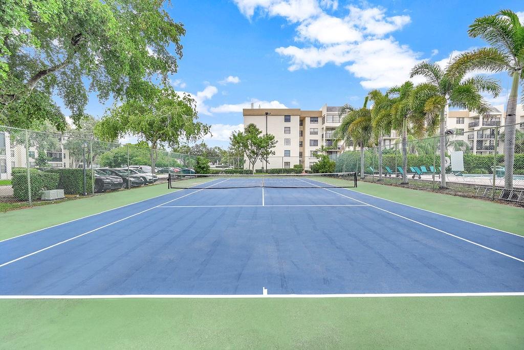 6193 Rock Island Rd 315, Tamarac, FL, 33319/$185,000 2 6193 Rock Island Rd 315