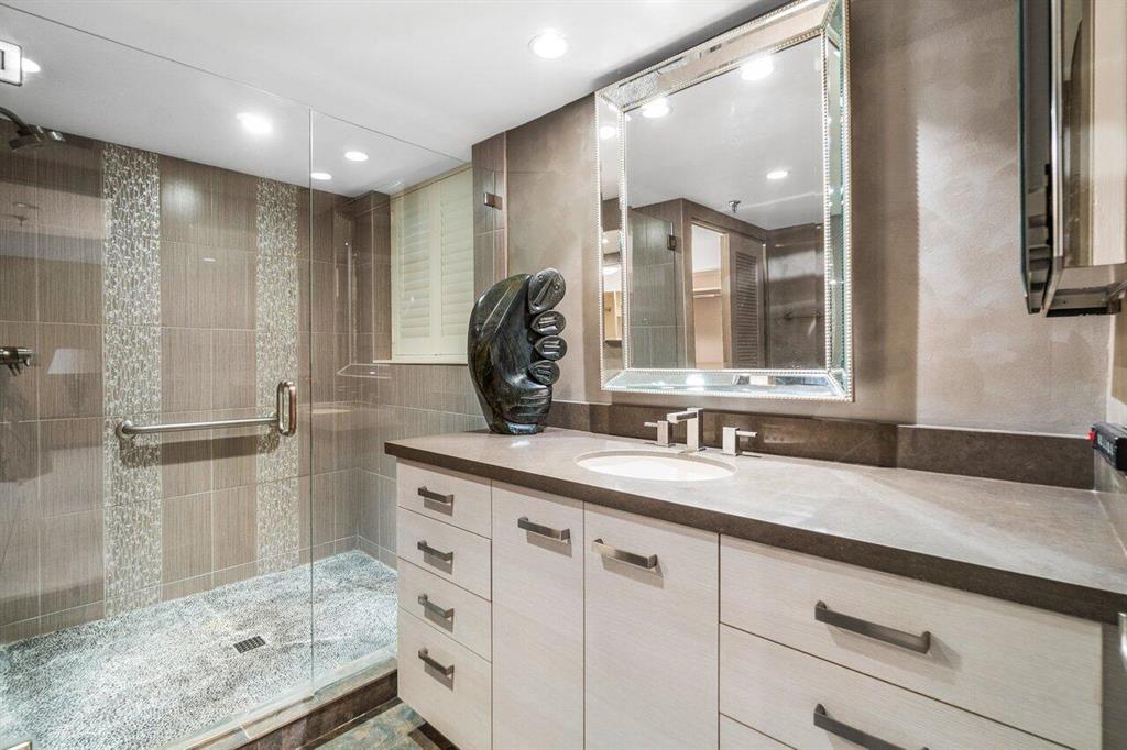 REGENCY AT BOCA POINTE - Residential