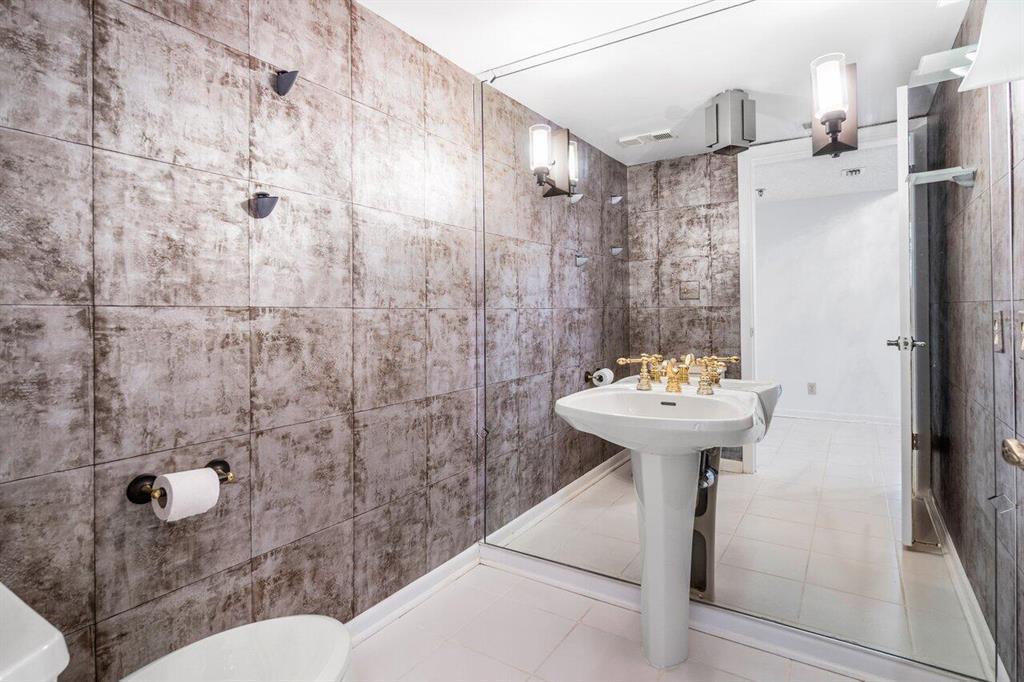 REGENCY AT BOCA POINTE - Residential