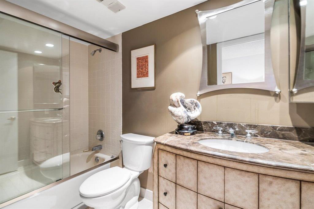 REGENCY AT BOCA POINTE - Residential