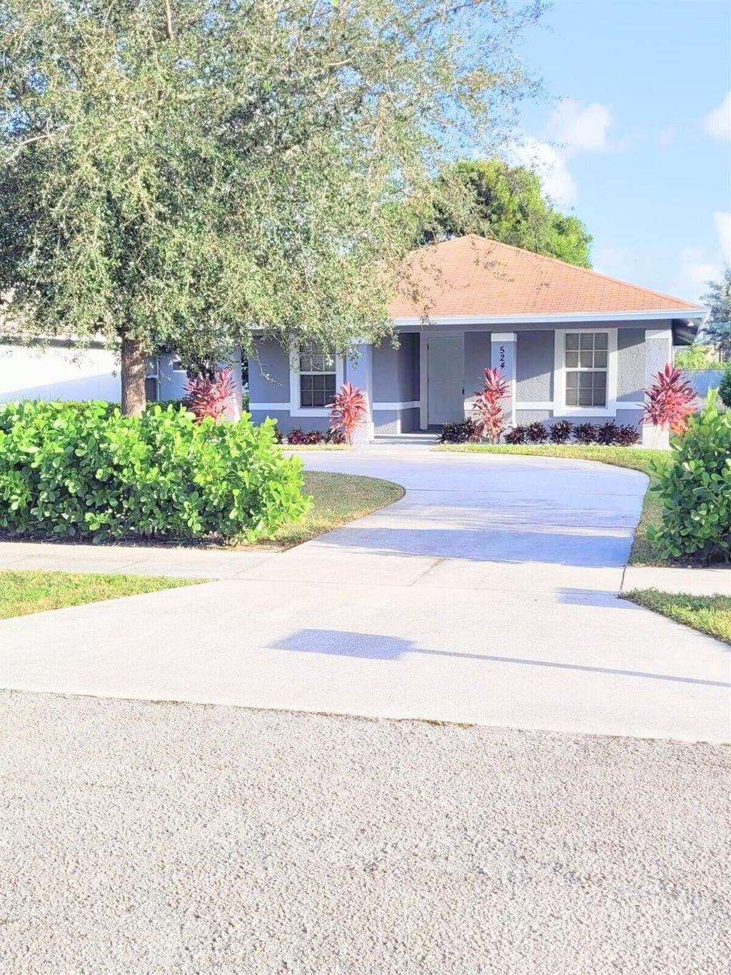 Photo of 524 Southridge Road, Delray Beach, FL 33444 (MLS # R11134374)