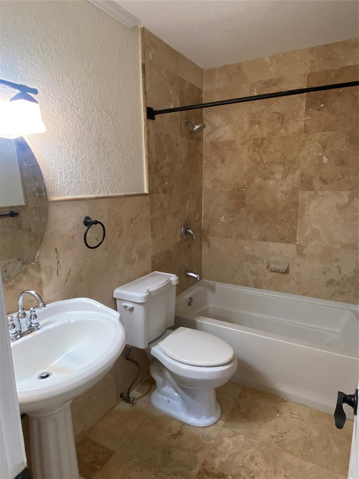 IMPERIAL POINT COLONNADES CONDO - Residential Lease