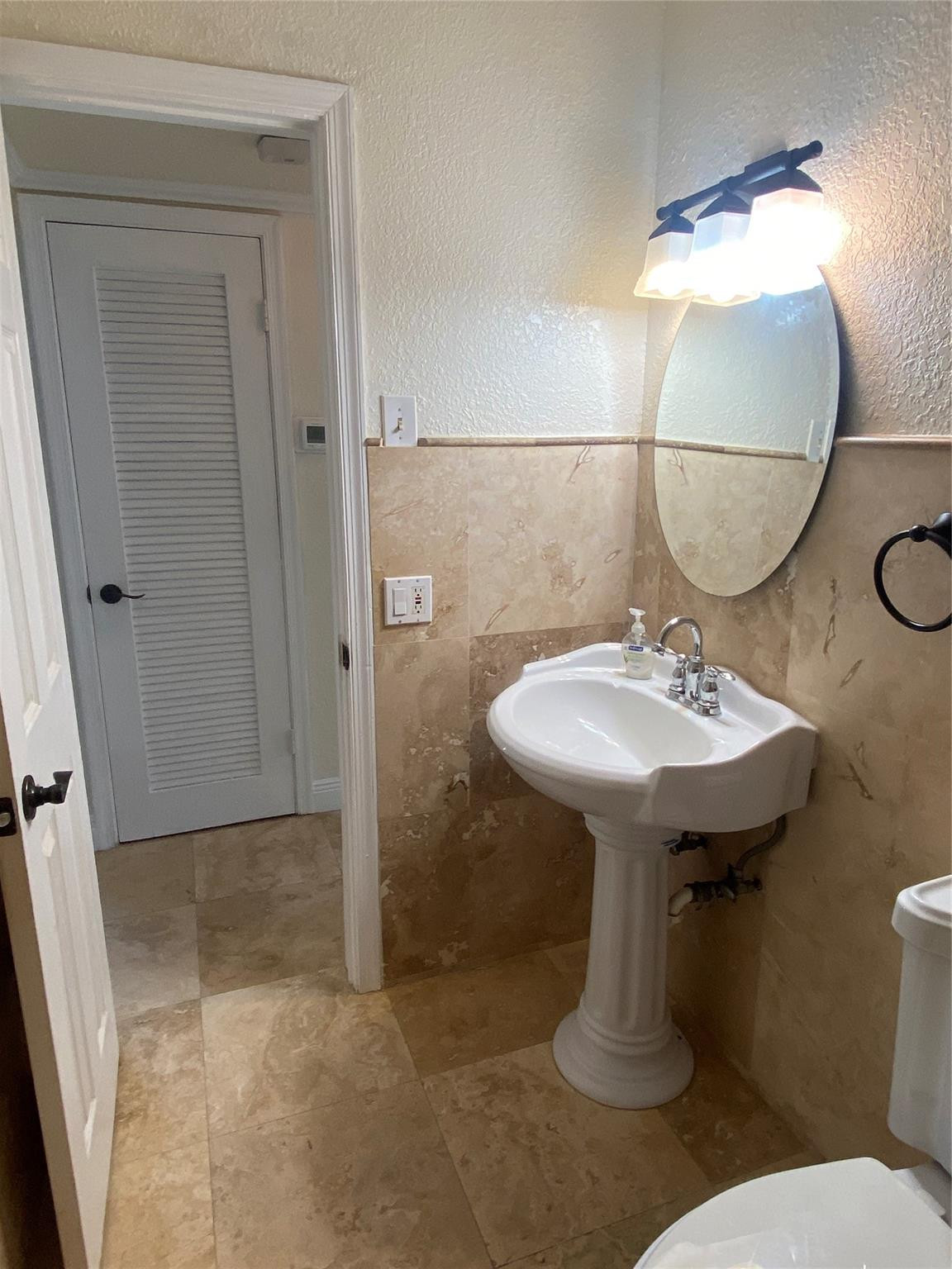 IMPERIAL POINT COLONNADES CONDO - Residential Lease