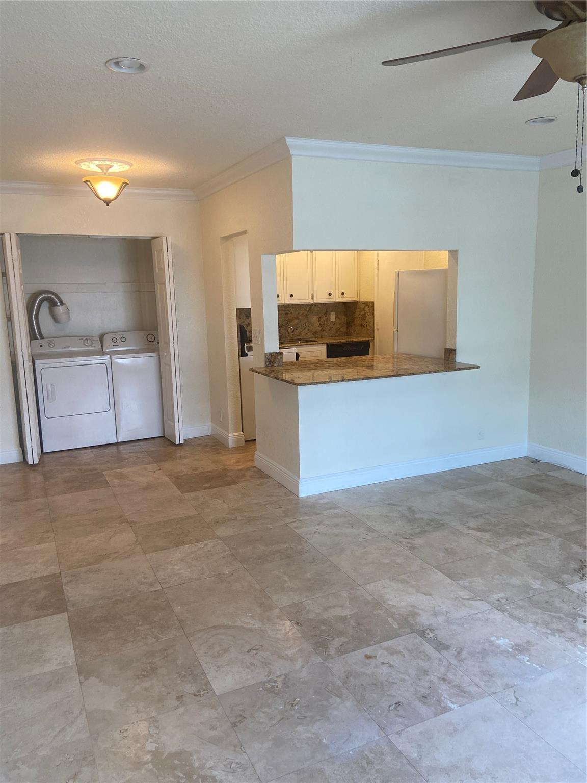 IMPERIAL POINT COLONNADES CONDO - Residential Lease