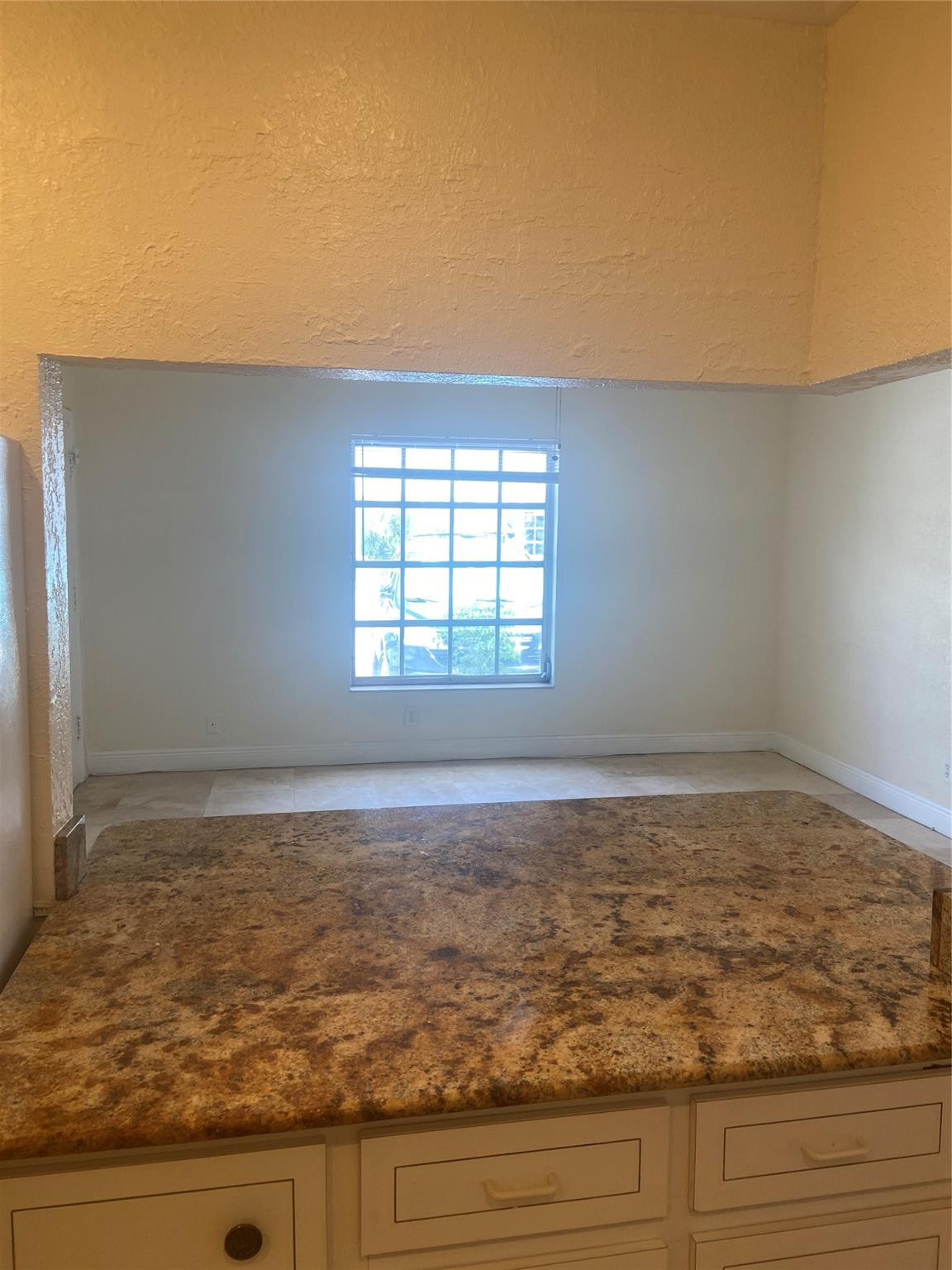 IMPERIAL POINT COLONNADES CONDO - Residential Lease