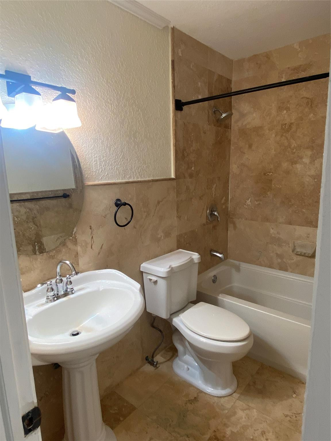 IMPERIAL POINT COLONNADES CONDO - Residential Lease