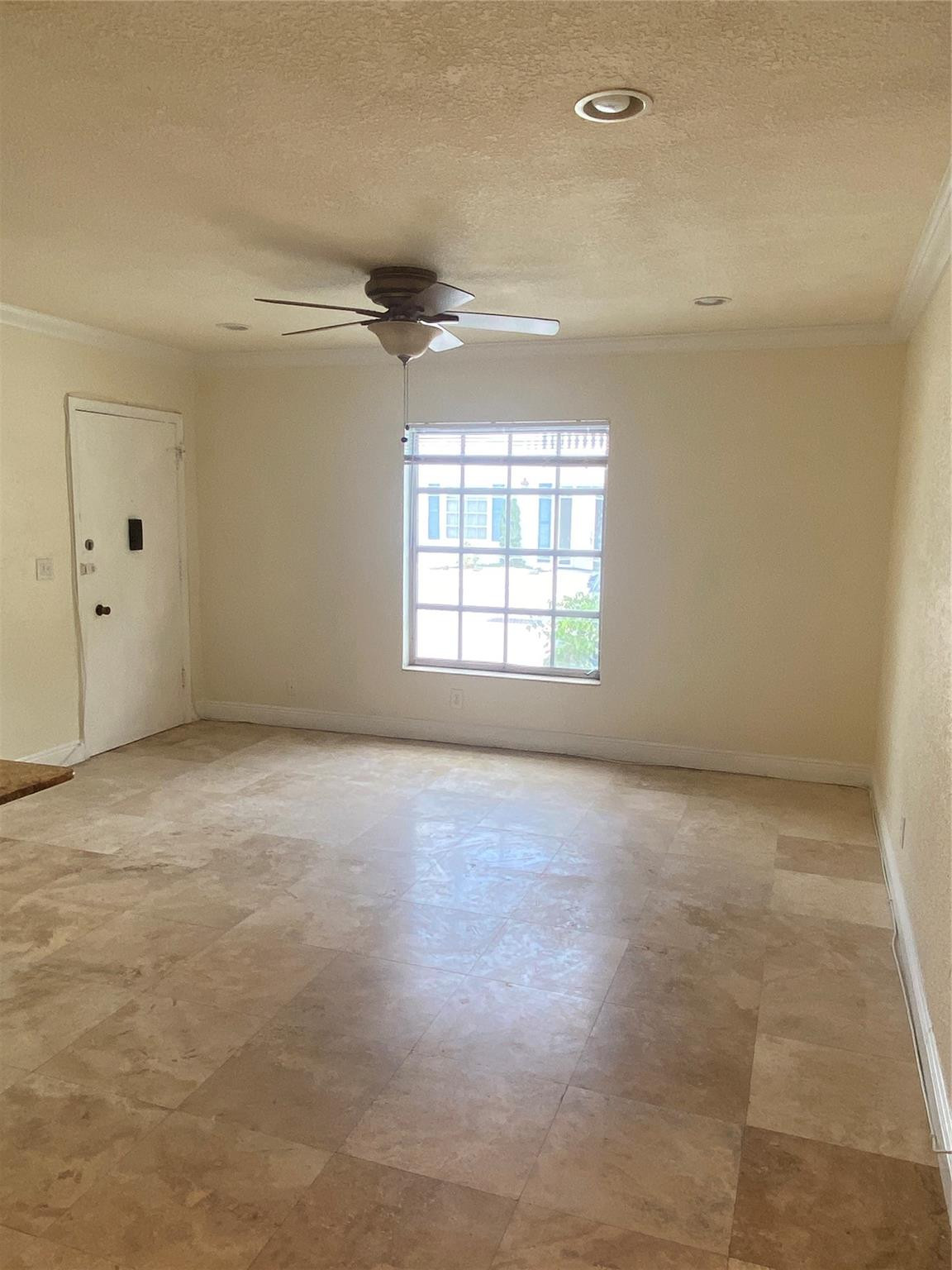 IMPERIAL POINT COLONNADES CONDO - Residential Lease