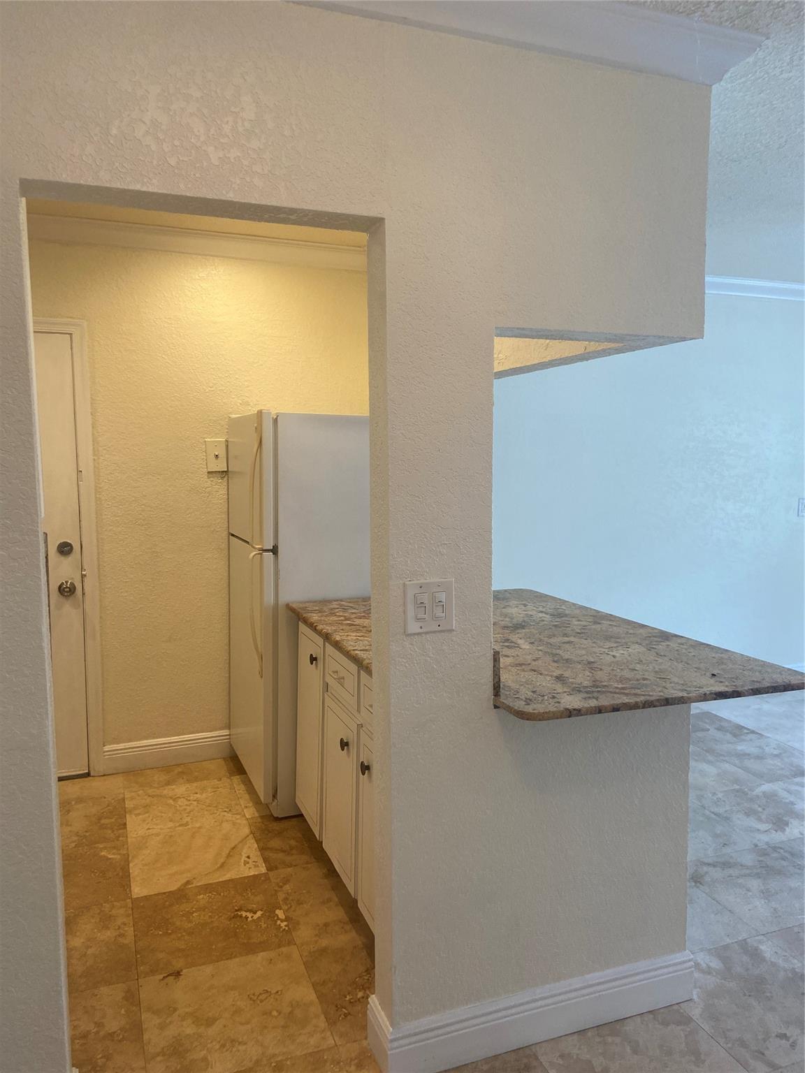 IMPERIAL POINT COLONNADES CONDO - Residential Lease