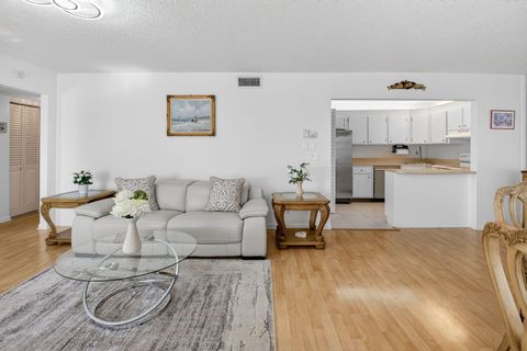 321 Knotty Pine Circle C-2 Greenacres FL 33463