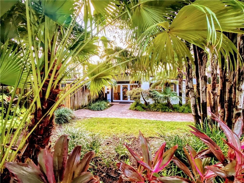 Photo of 1701 NE 17TH WAY, Fort Lauderdale, FL 33305 (MLS # F10310491)