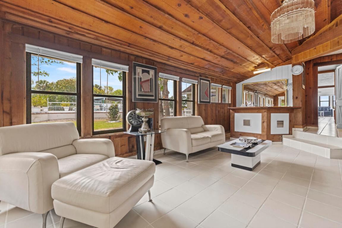 METES AND BOUNDS - Residential Income