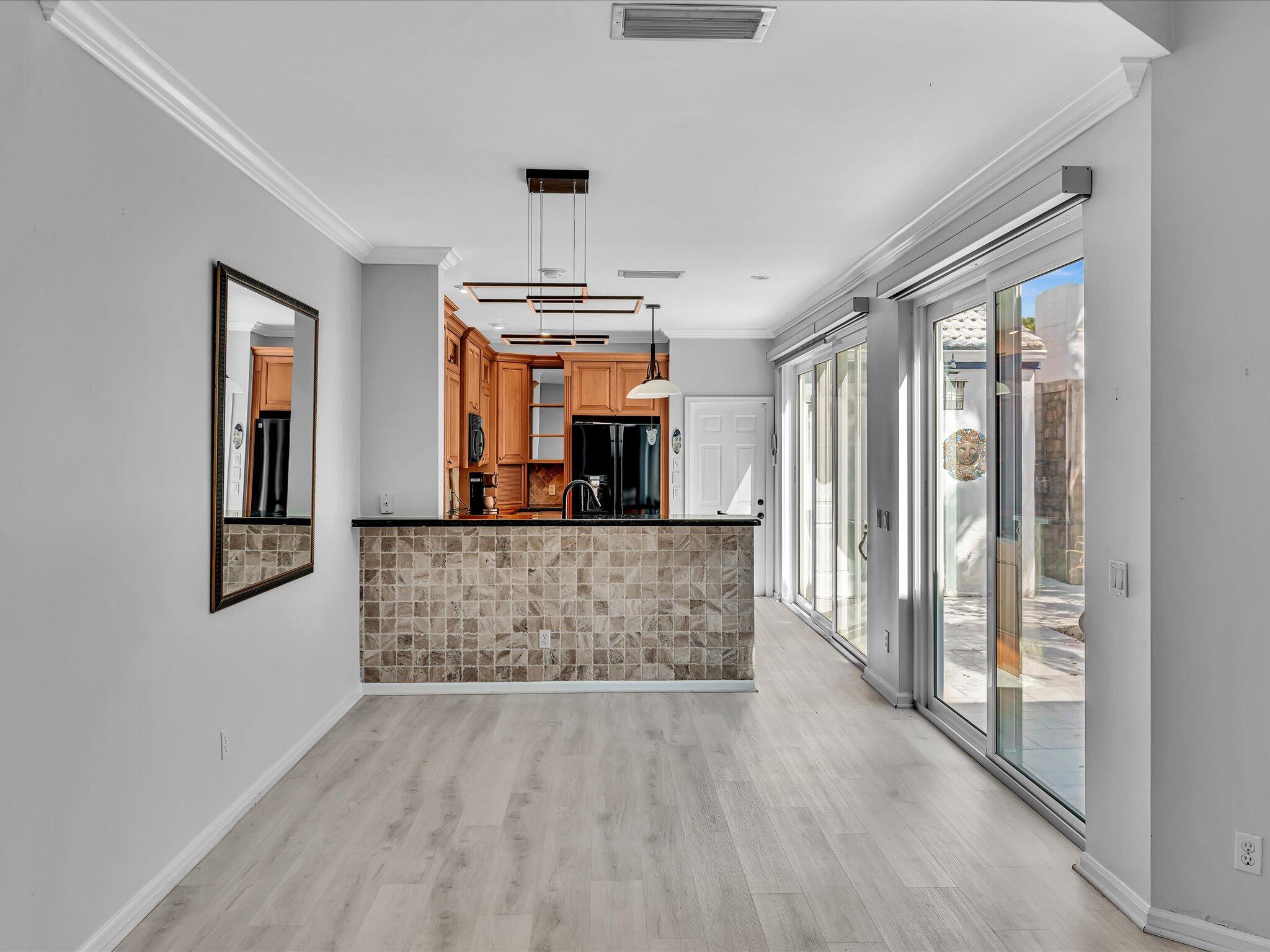 MYKONOS COURT - Residential