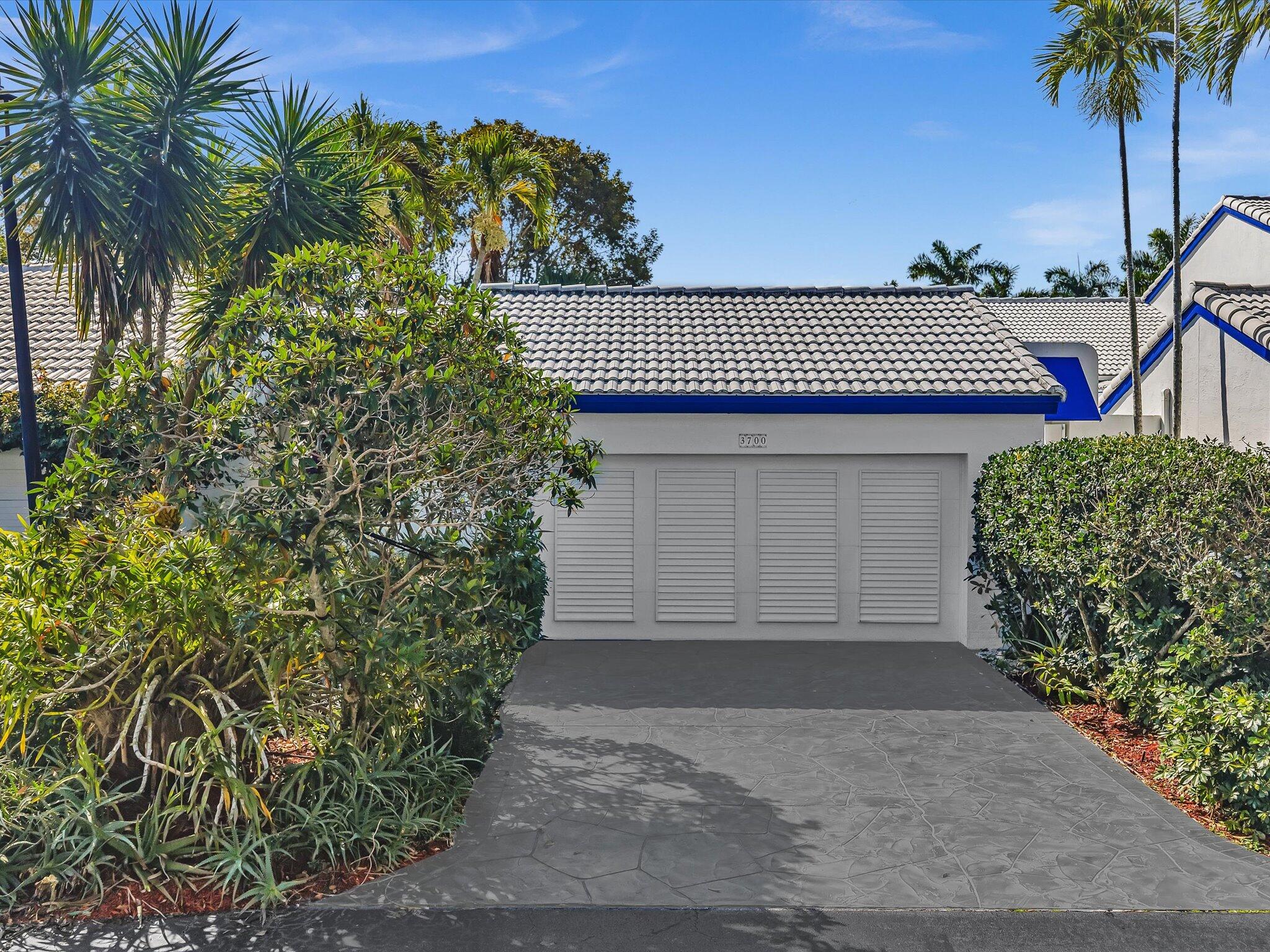 MYKONOS COURT - Residential