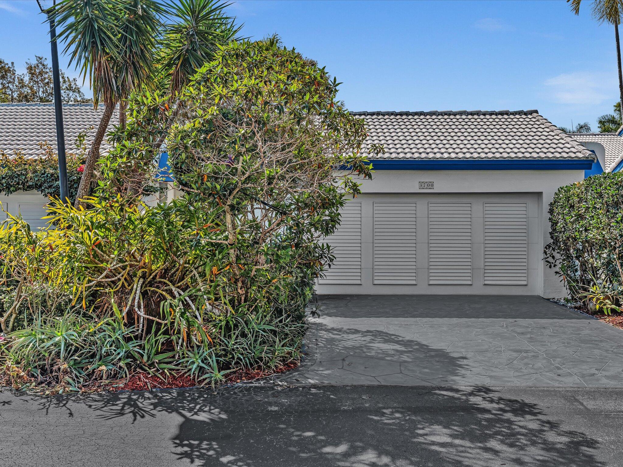 MYKONOS COURT - Residential