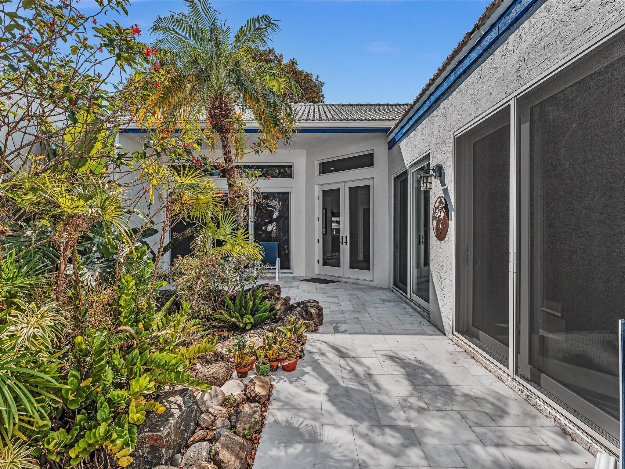 MYKONOS COURT - Residential