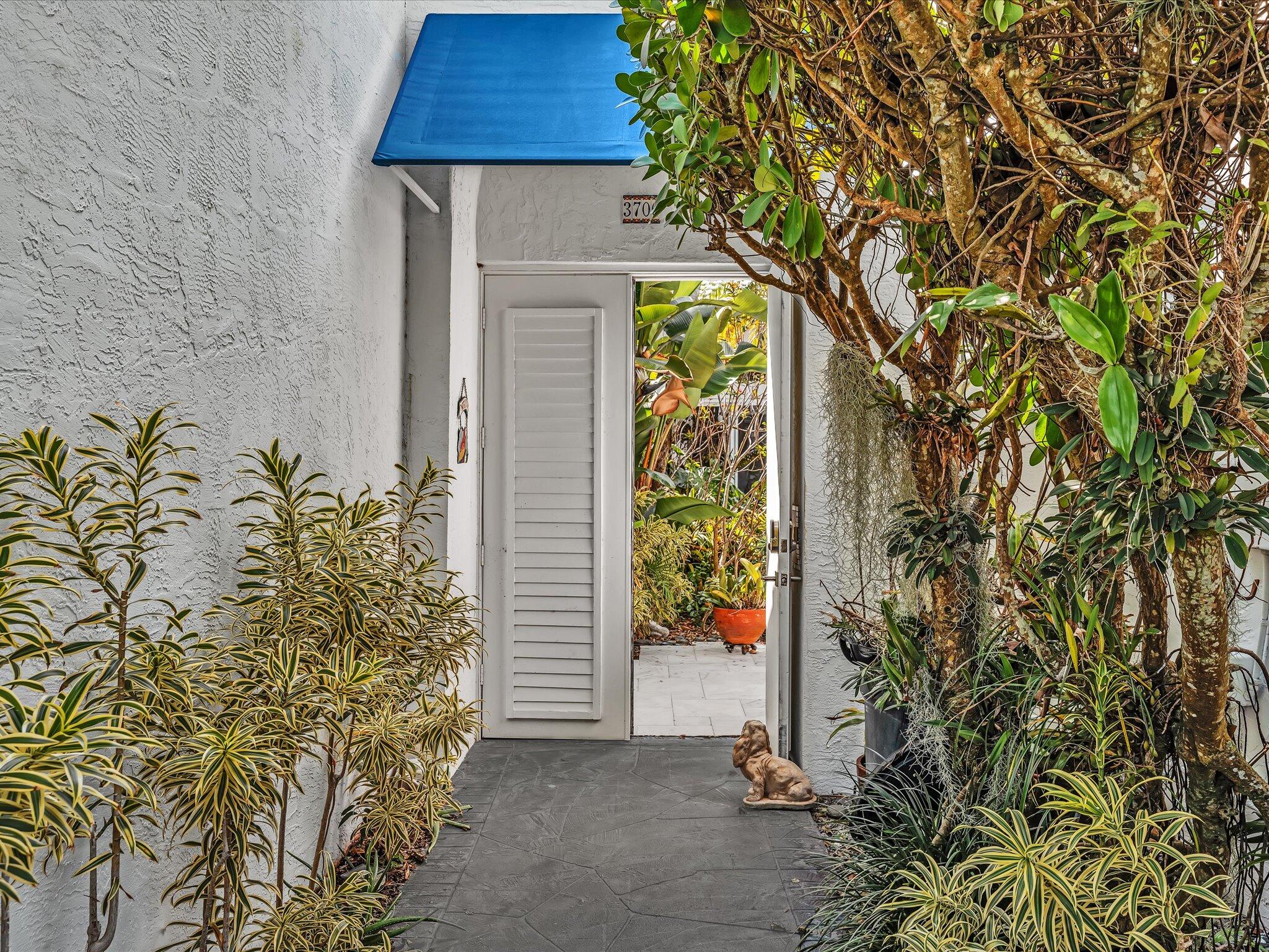 MYKONOS COURT - Residential