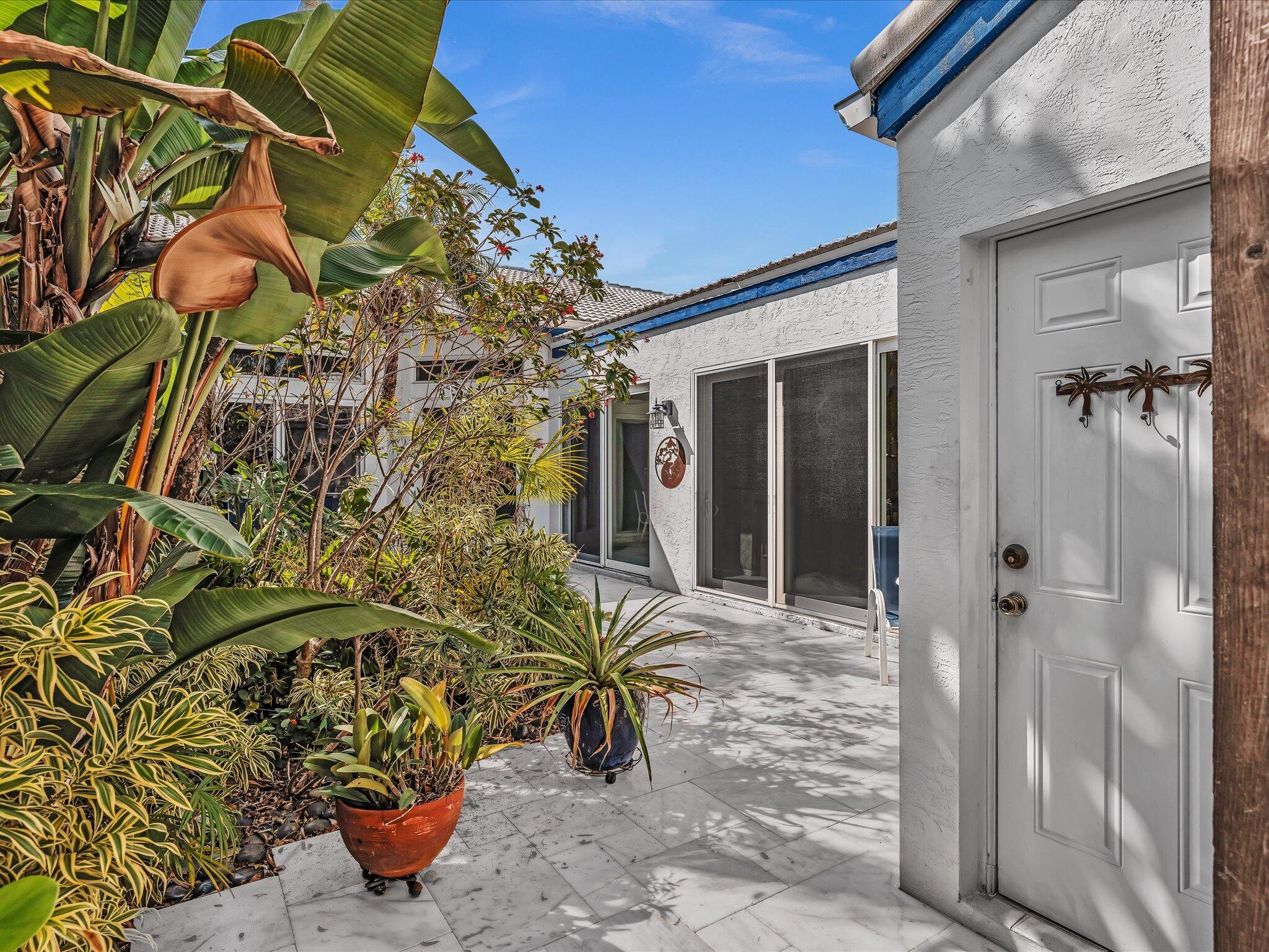 MYKONOS COURT - Residential