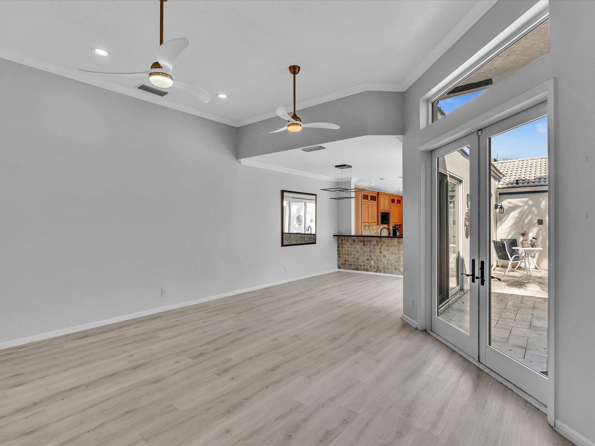 MYKONOS COURT - Residential