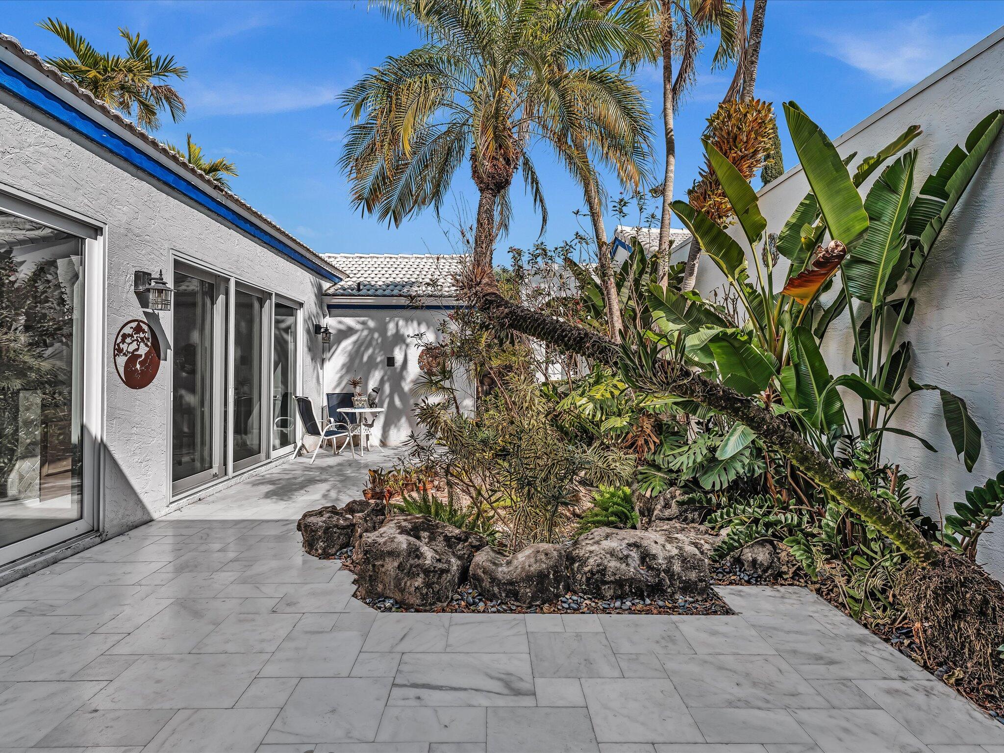 MYKONOS COURT - Residential