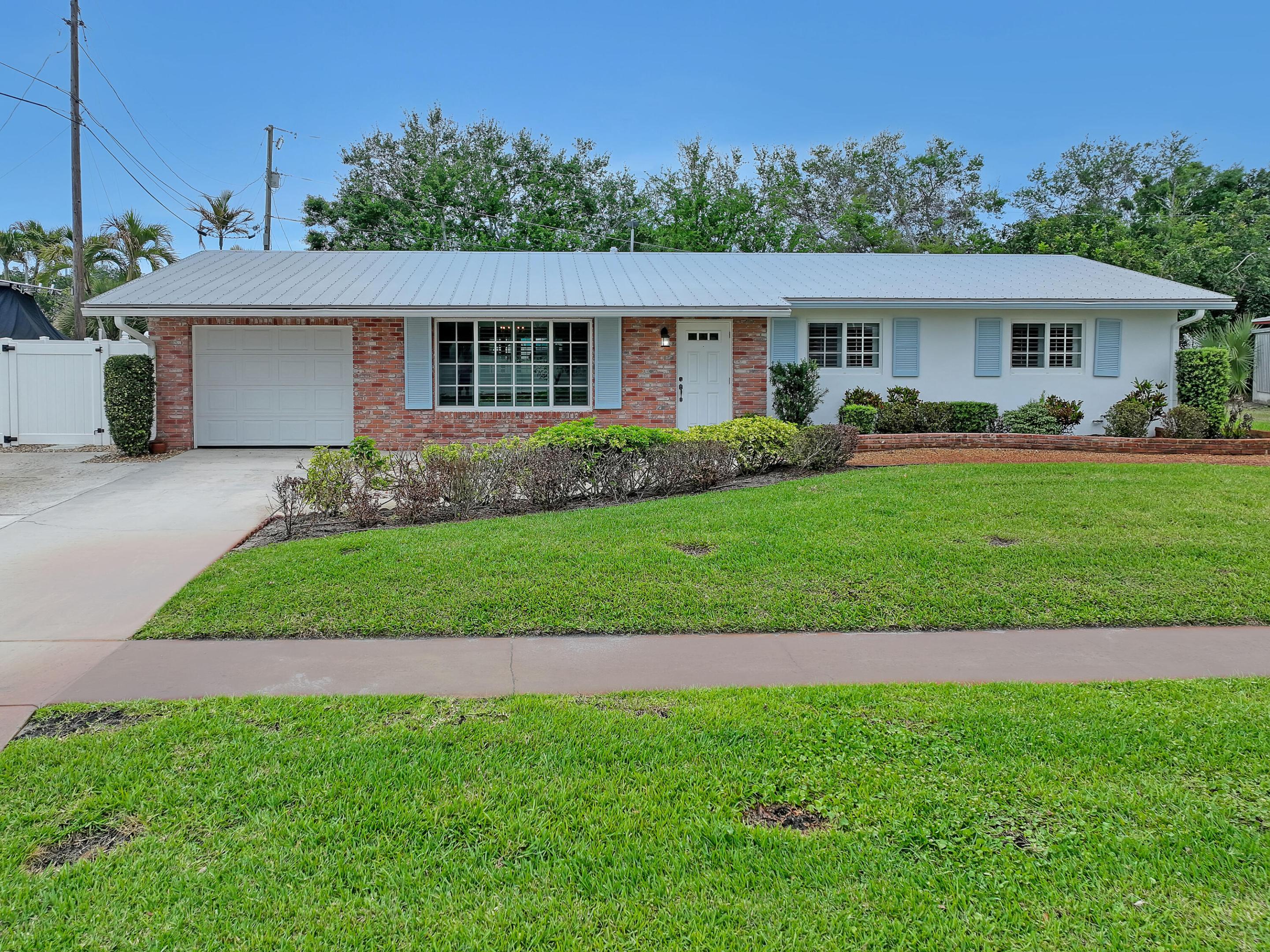 RIDGEWOOD HOMES - Residential