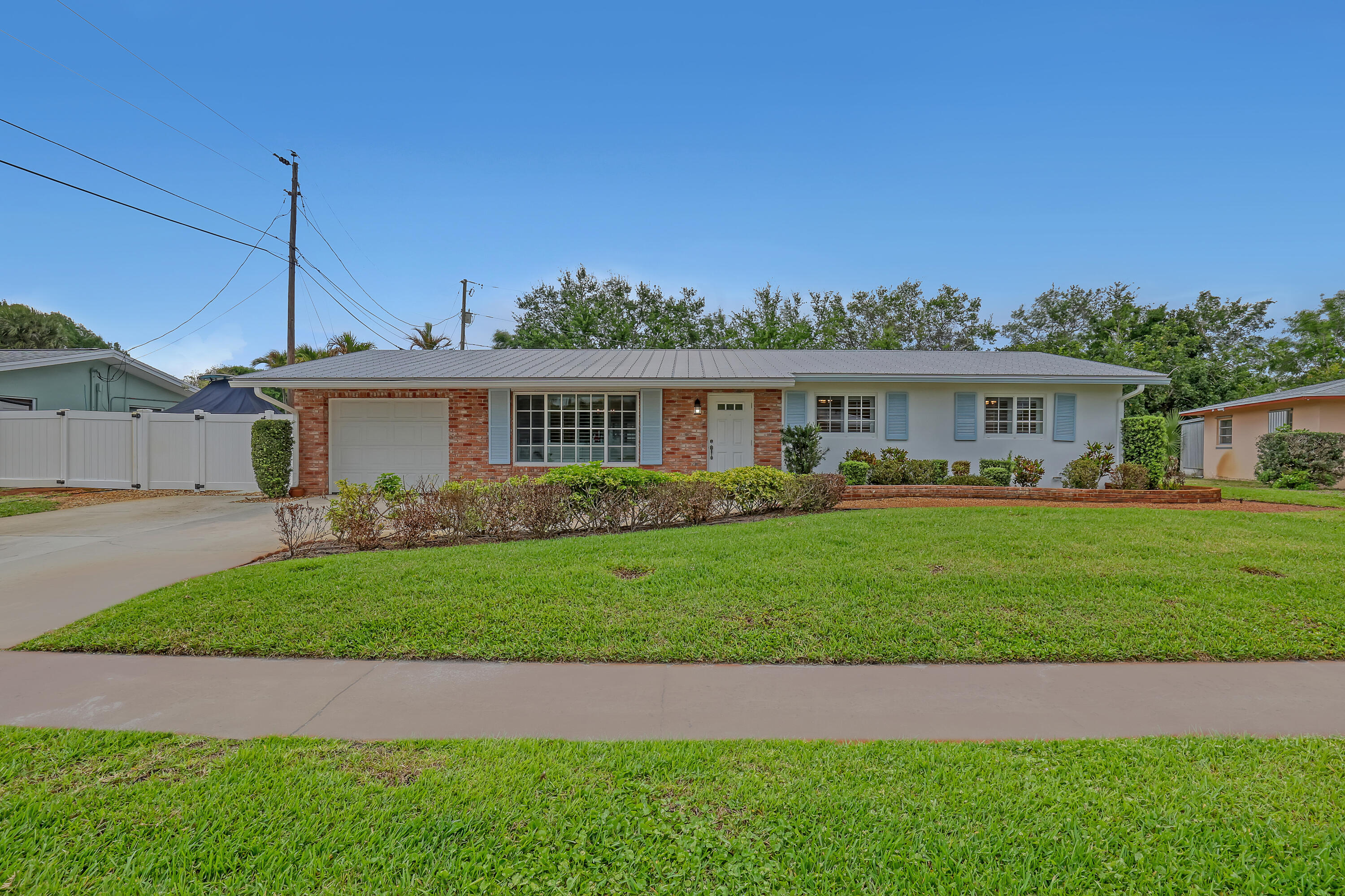 RIDGEWOOD HOMES - Residential