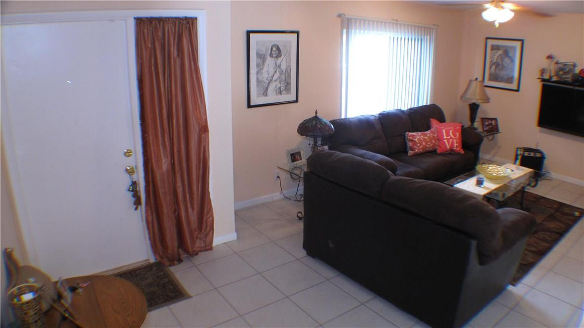 COUNTRY SQUIRES TOWNHOMES - Residential