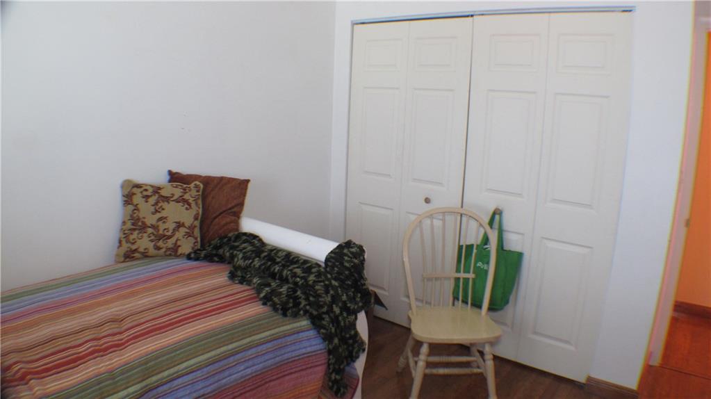 COUNTRY SQUIRES TOWNHOMES - Residential