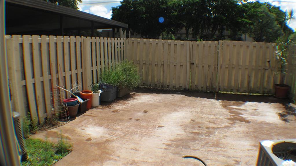 COUNTRY SQUIRES TOWNHOMES - Residential