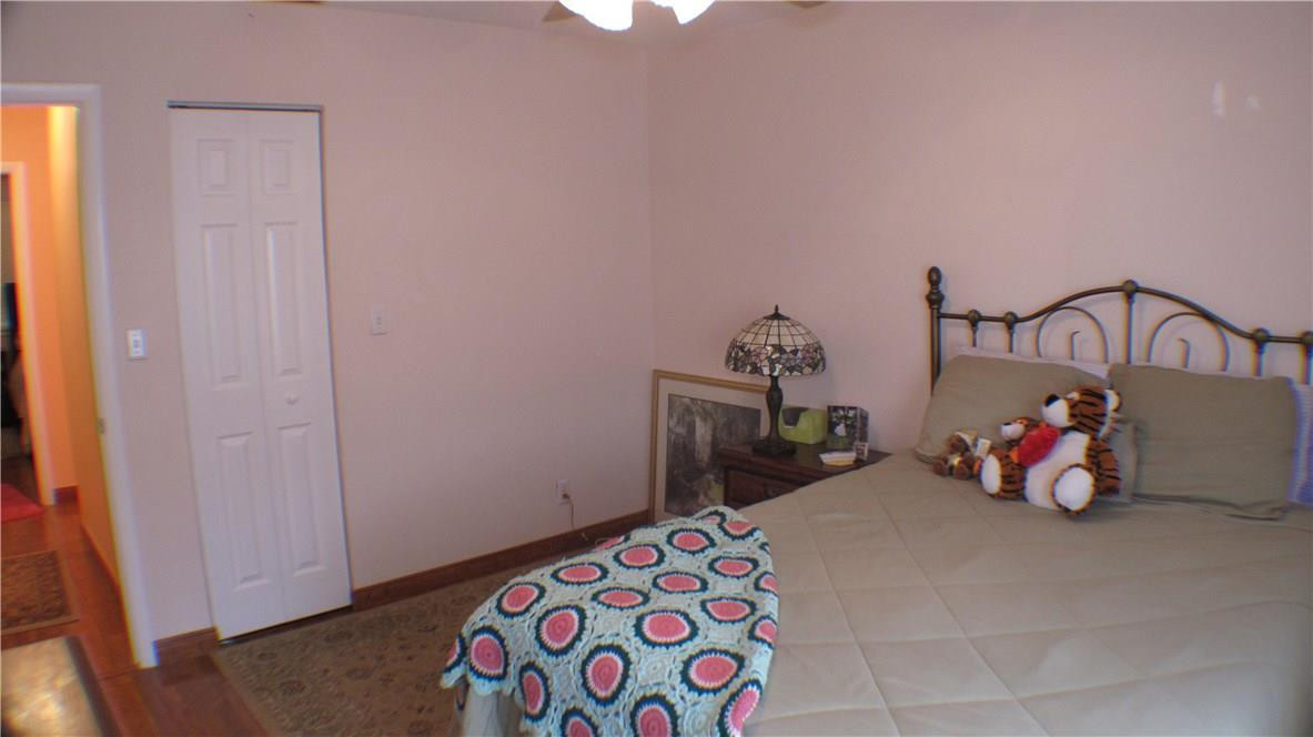 COUNTRY SQUIRES TOWNHOMES - Residential