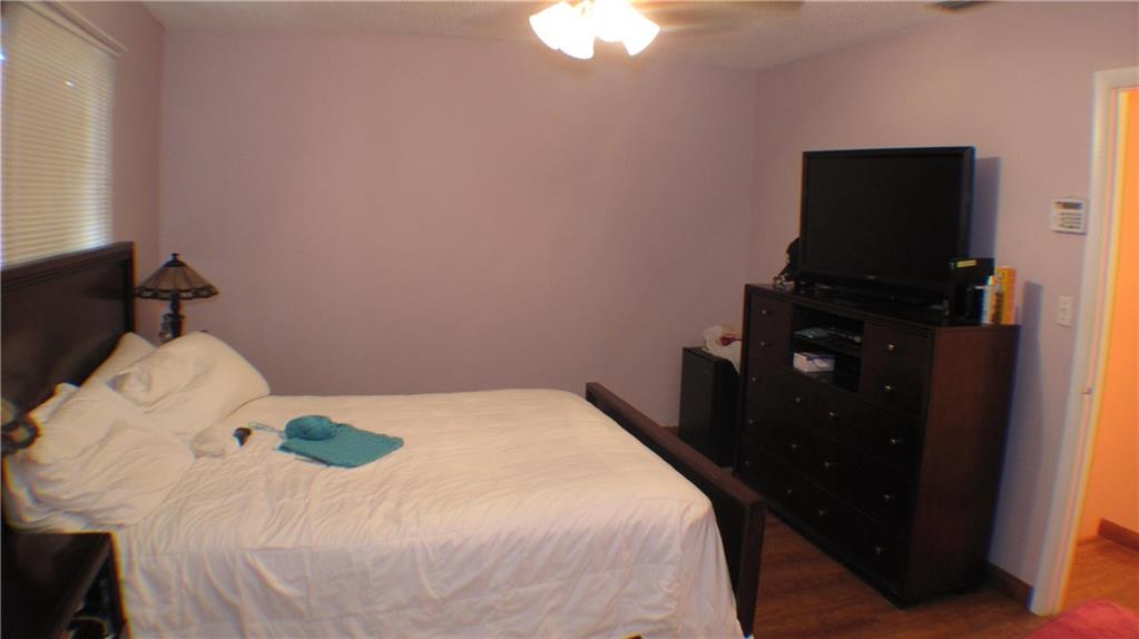 COUNTRY SQUIRES TOWNHOMES - Residential