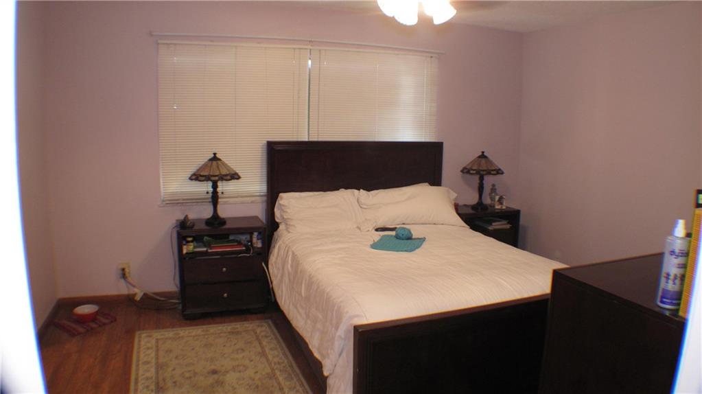 COUNTRY SQUIRES TOWNHOMES - Residential