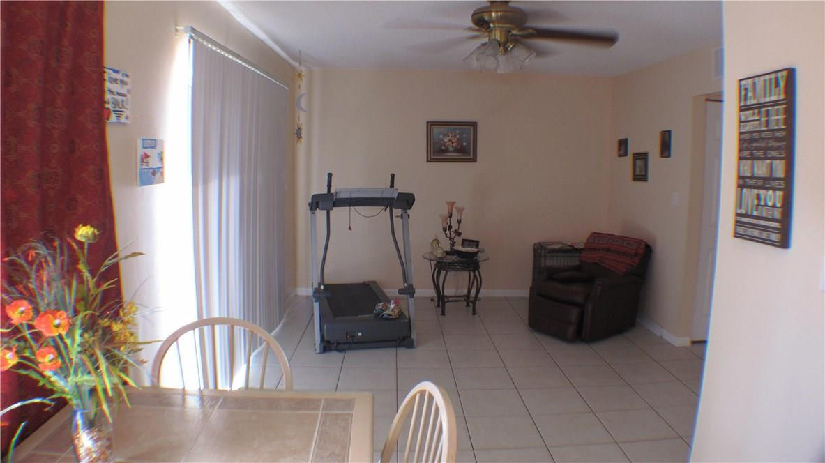 COUNTRY SQUIRES TOWNHOMES - Residential