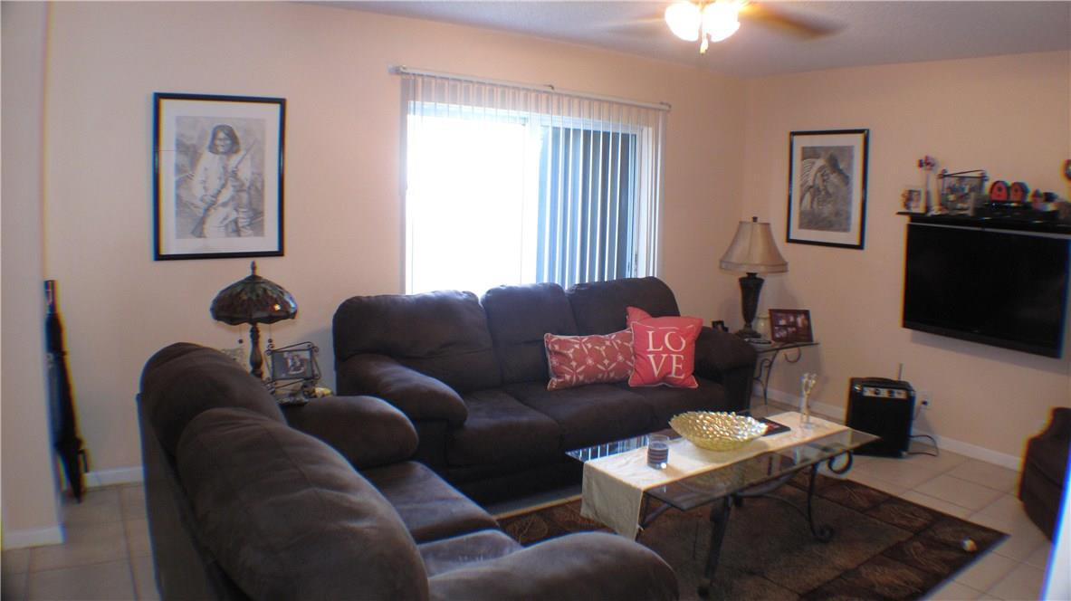 COUNTRY SQUIRES TOWNHOMES - Residential