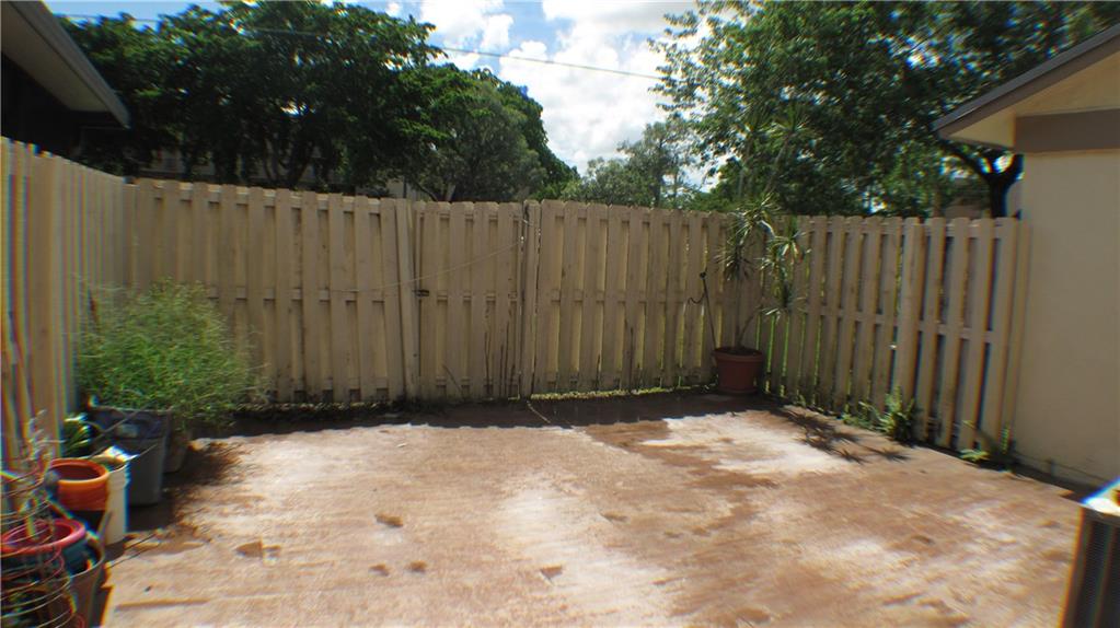 COUNTRY SQUIRES TOWNHOMES - Residential