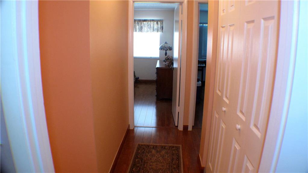 COUNTRY SQUIRES TOWNHOMES - Residential