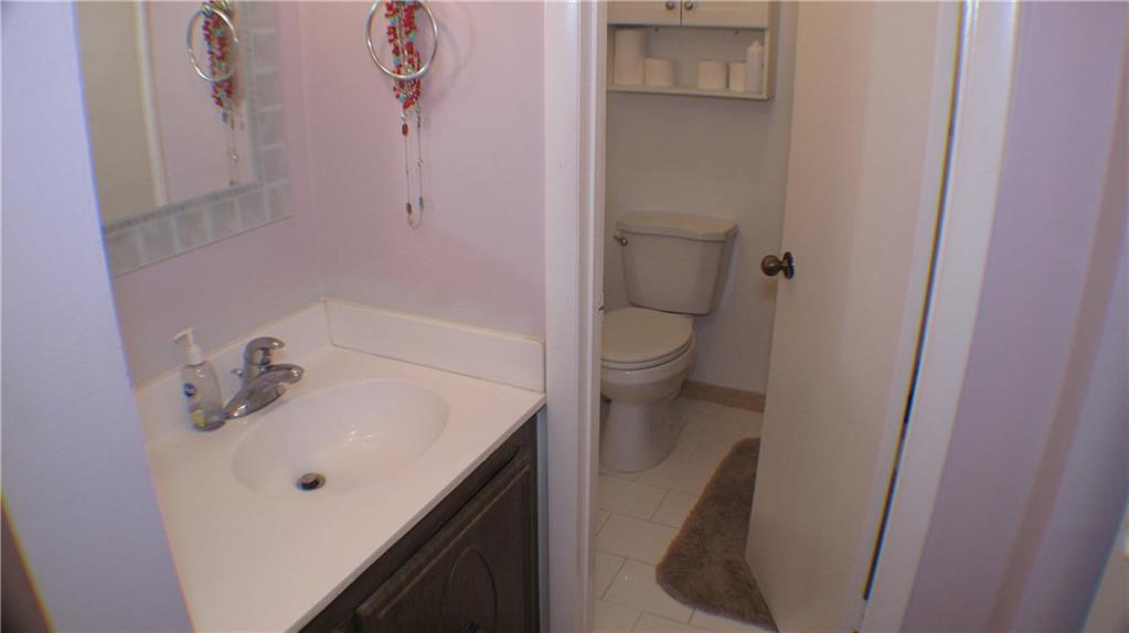 COUNTRY SQUIRES TOWNHOMES - Residential