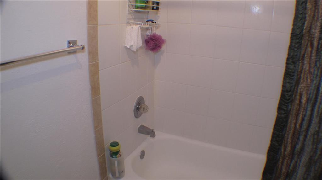 COUNTRY SQUIRES TOWNHOMES - Residential