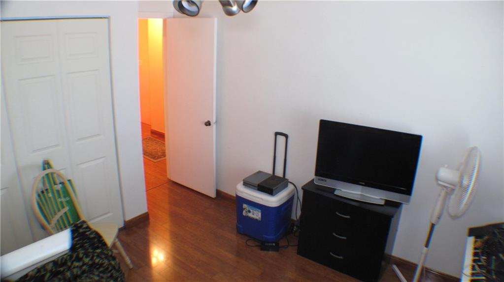 COUNTRY SQUIRES TOWNHOMES - Residential