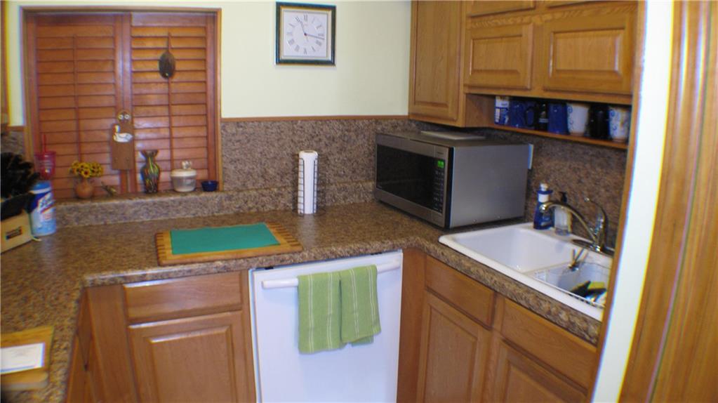 COUNTRY SQUIRES TOWNHOMES - Residential