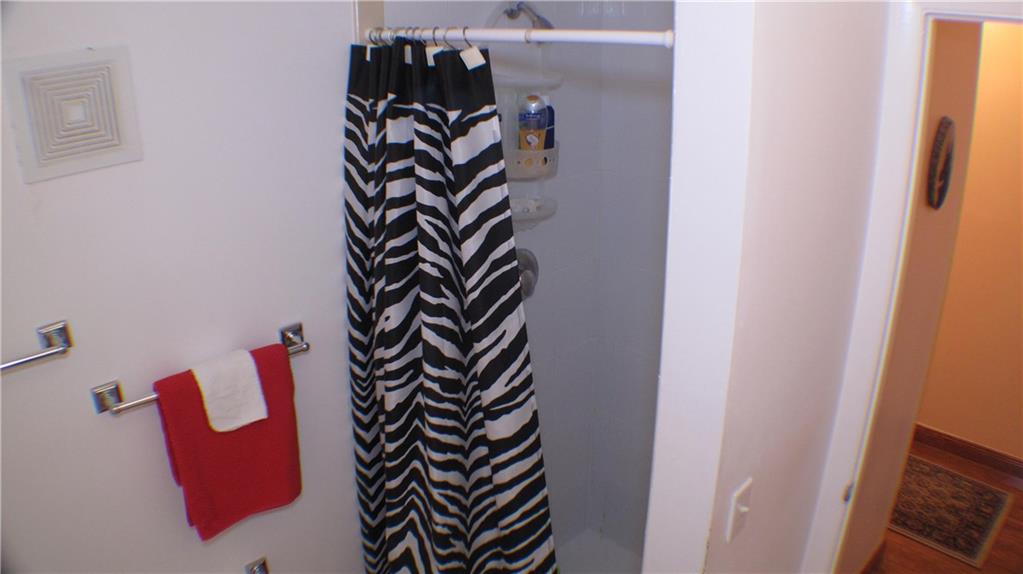 COUNTRY SQUIRES TOWNHOMES - Residential