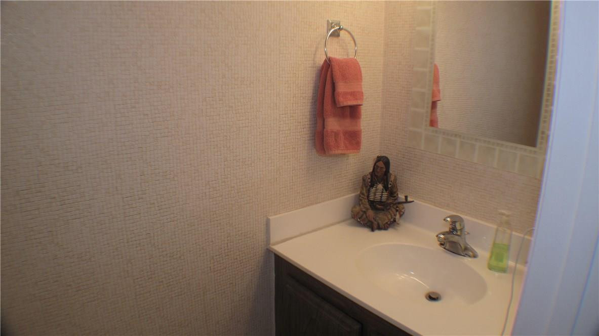 COUNTRY SQUIRES TOWNHOMES - Residential