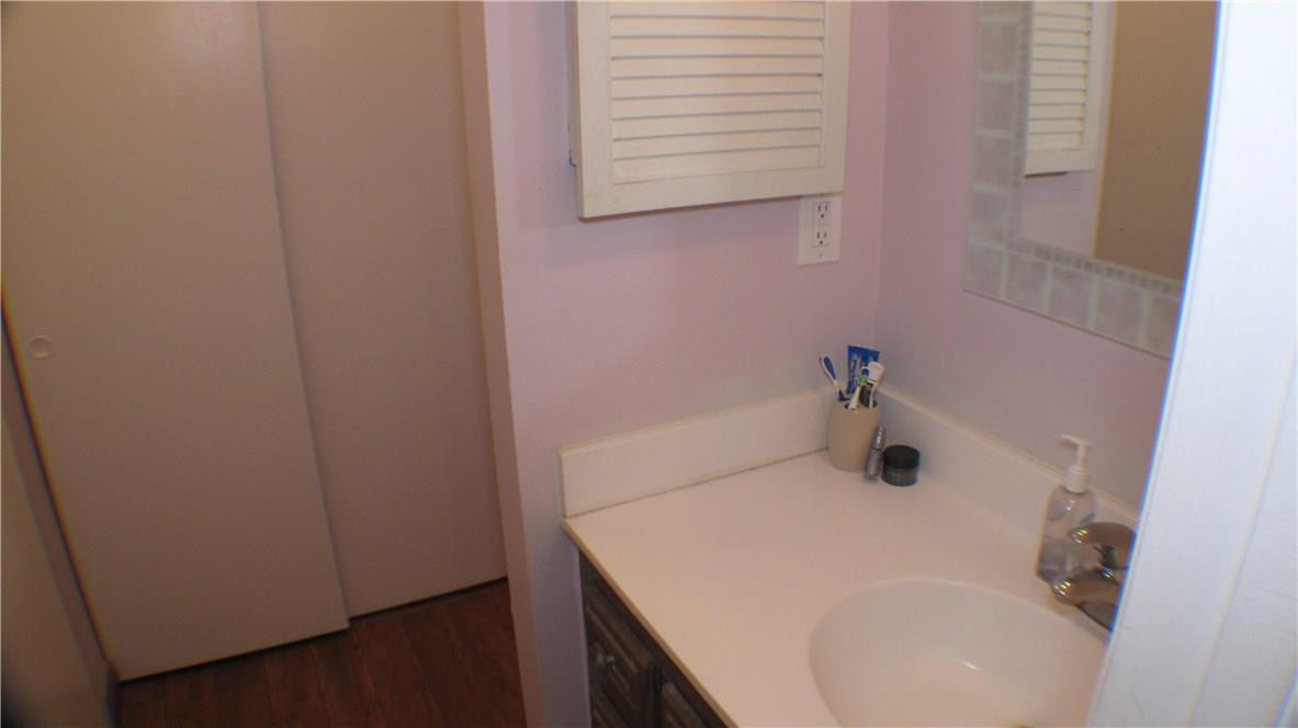 COUNTRY SQUIRES TOWNHOMES - Residential