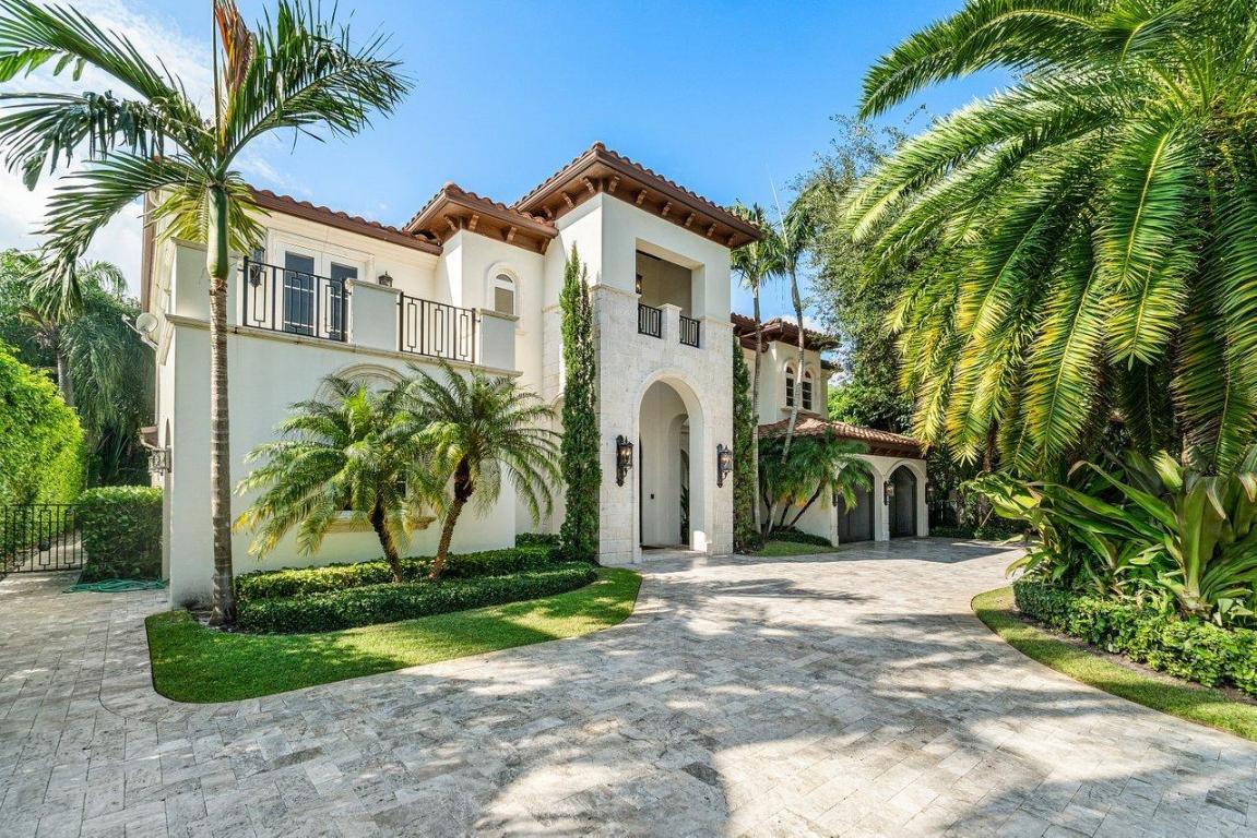 ROYAL PALM YACHT & COUNTRY CLUB - Residential